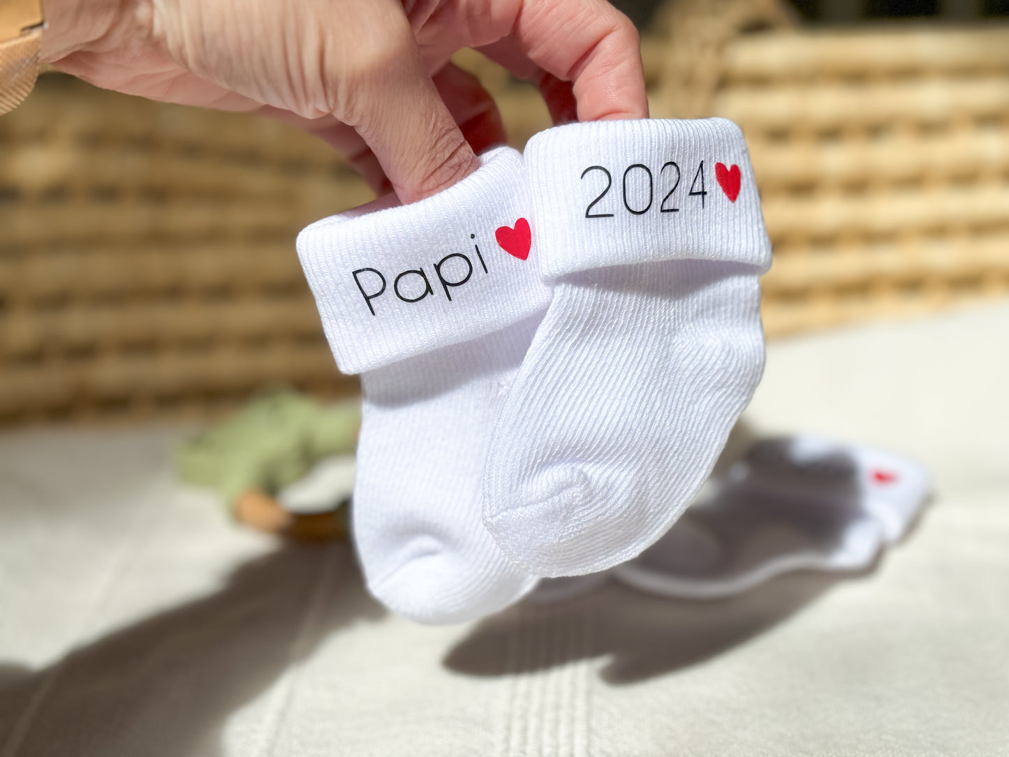 Chaussettes bébé - annonce de grossesse personnalisée avec pochon surprise